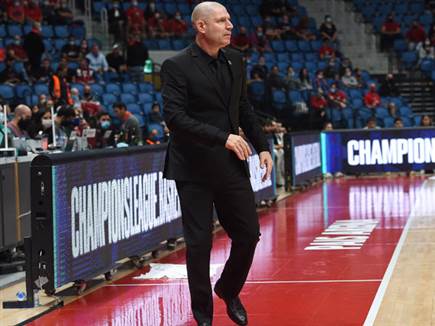 סוף אכזרי עבורו. עמיאל (ברני ארדוב)