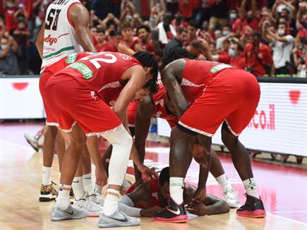 המאמץ קבוצתי לא הספיק. שחקני ירושלים (ברני ארדוב)