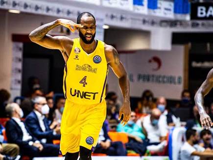 חולון עשתה את העבודה באיטליה (FIBA)