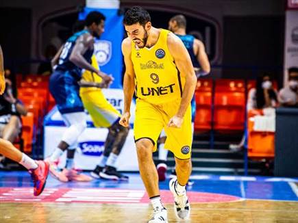 תצוגה אדירה של הצהובים-סגולים (FIBA)