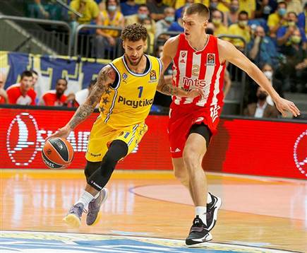 ניסה להכניס את מכבי לעניינים בפתיחה. ווילבקין (אלן שיבר)