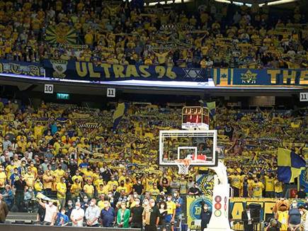 חלקם יצאו עוד לפני הסיום (אלן שיבר)