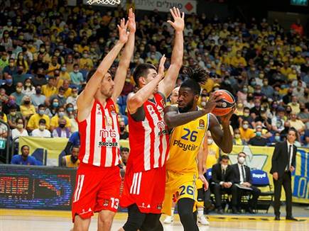 16 נקודות בבכורה. לסור (אלן שיבר)