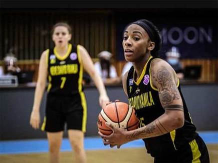 ברגל שמאל (FIBA) (צילום: ספורט 5) ברגל שמאל (FIBA) (צילום: ספורט 5)