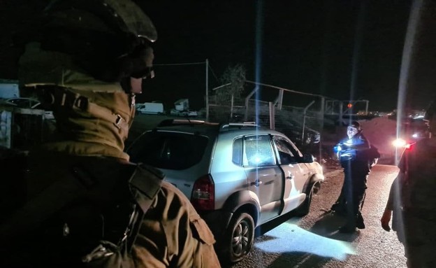 פיגוע דריסה סמוך למחסום קלנדיה (צילום: דוברות המשטרה)