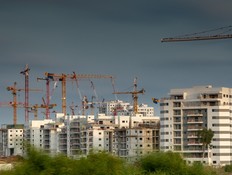 בניית שכונה חדשה באשקלון, אוגוסט 2021 (צילום: Yuri Dondish, shutterstock)