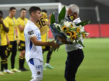 קניקובסקי זכה לטקס יפה בפתיחה (ברני ארדוב)