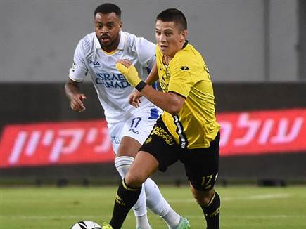 בחצי השני הייתה קבוצה אחת על המגרש (ברני ארדוב)