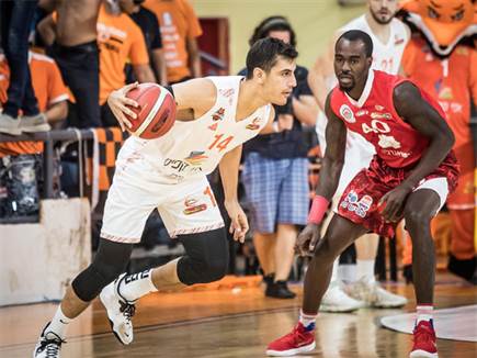 דוברת. לא עמדו בקצב (מנהלת הליגה, עודד קרני)