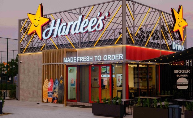 סניף הארדיז בדובאי (צילום: Hardee’s Restaurants LLC)