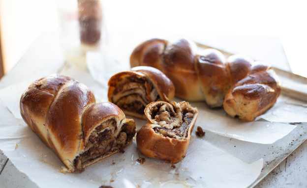 עוגת שמרים עם שקדים ותמרים - תמונה לאלבום