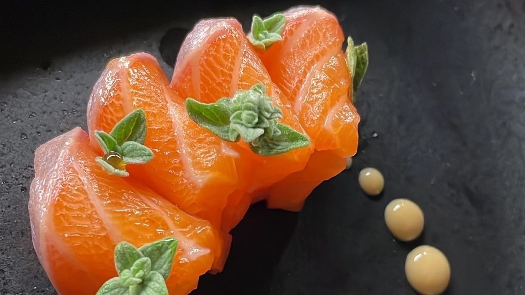 בטן סלמון בטן סלמון