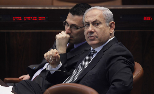 גדעון סער וביבי נתניהו (צילום: מרים אלסטר, פלאש 90) גדעון סער וביבי נתניהו (צילום: מרים אלסטר, פלאש 90)