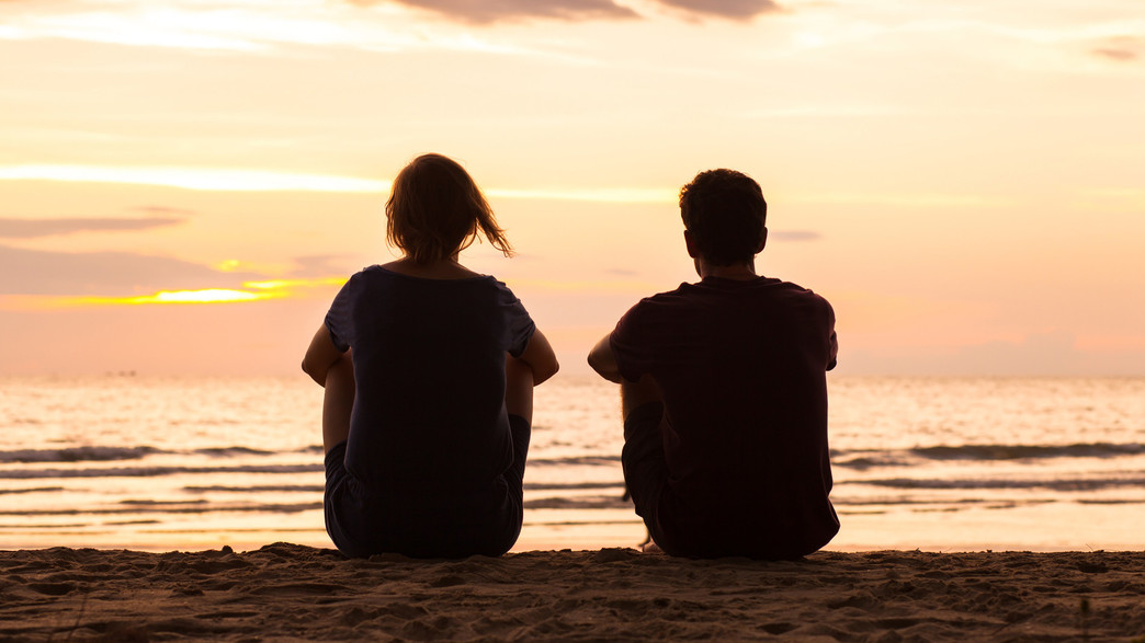 גבר ואישה מהגב גבר ואישה מהגב