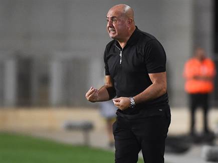 מחפש חיזוק להגנה. בני לם (ברני ארדוב)