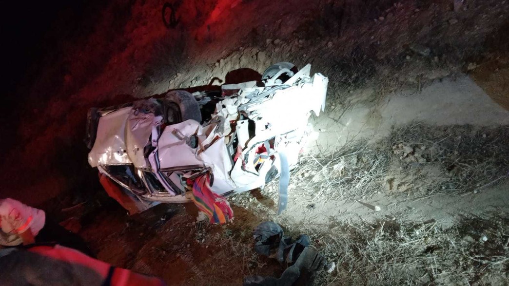 תאונת דרכים בכביש 310: שני בני אדם נפצעו קשה מנפילת רכב מגשר