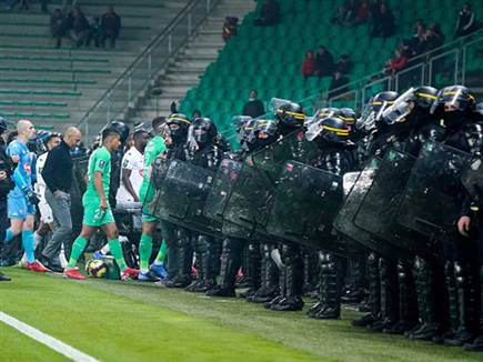 לאחרונה, התמונות האלו בצרפת הפכו לשכיחות יותר ויותר (GETTY)