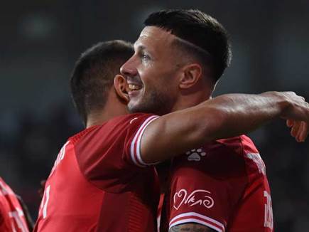 שער בכורה באדום. רוקאביצה (ברני ארדוב)