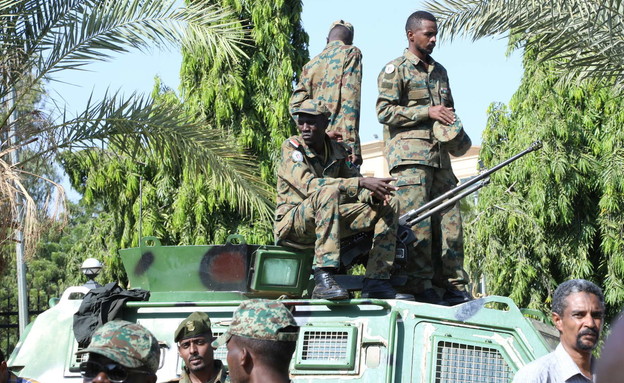 צבא סודן בבירה ח'רטום (צילום: reuters)