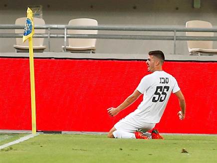 נאור סבג ניצל את היתרון המספרי כדי לקבוע 0:1 (אלן שיבר)