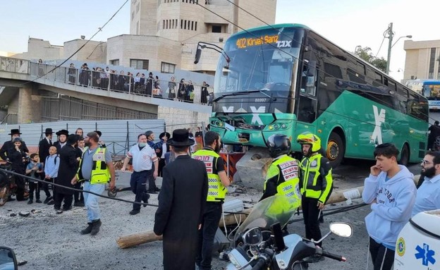 זירת תאונת האוטובוס בירושלים (צילום: תיעוד מבצעי מד"א)