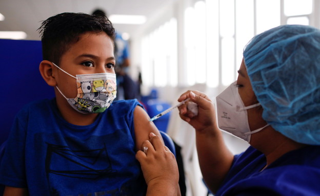 חיסון ילדים נגד קורונה (צילום: רויטרס)