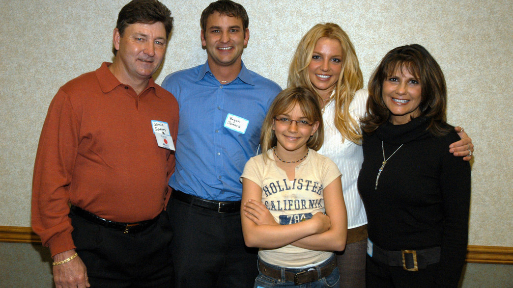 בריטני ספירס והמשפחה שלה ב-2003 (צילום: Photo by Kevin Mazur/WireImage)