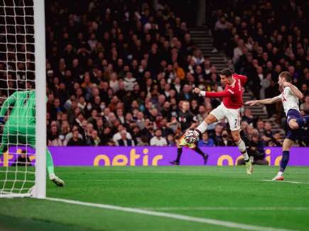 בעיטה אדירה מהאוויר. רונאלדו (GETTY)