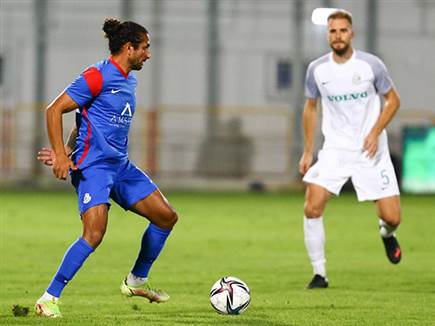 ובדקות רבות נראה היה כי המארחת בדרך למהפך (לירון מולדובן)