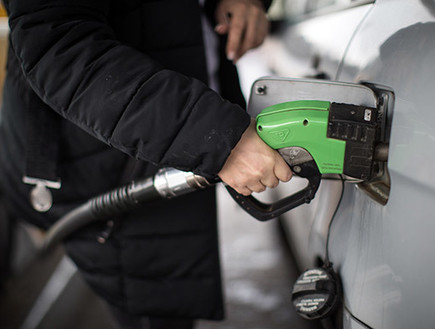 עלייה במחירי הדלק, אילוסטרציה (צילום: פלאש90, הדס פרוש, חדשות)