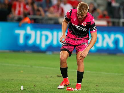 הכדורגל היה רחוק שנות אור מזה של 10 הדקות הראשונות (אלן שיבר)