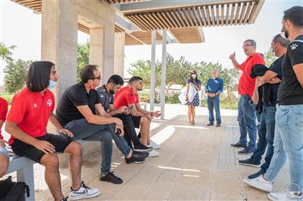  נווה במדבר (אלון מוסקוביץ')