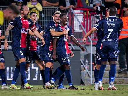 ויכולה אפילו לחלום על החלק העליון של הטבלה (מאור אלקסלסי)