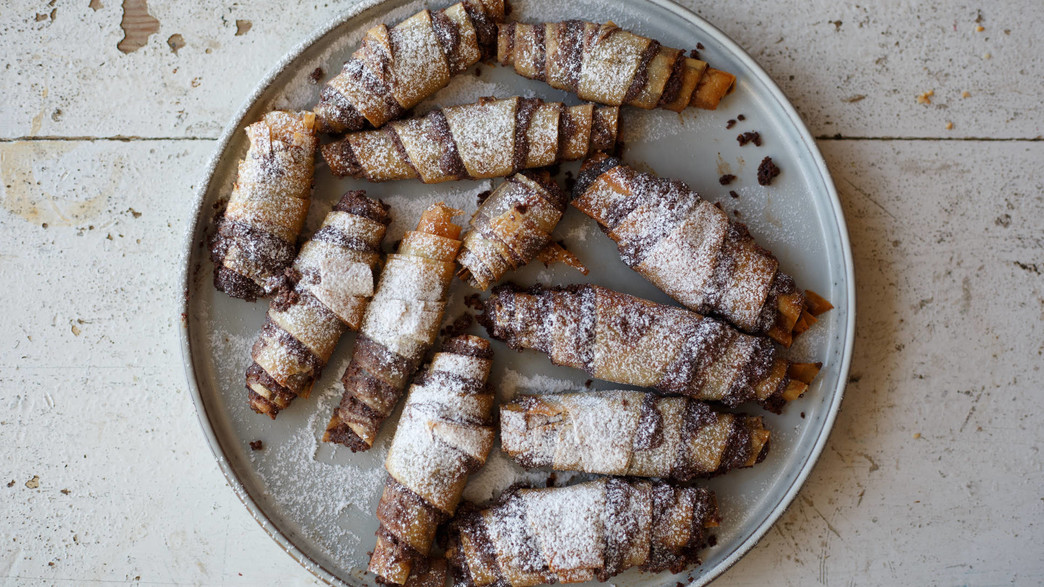 רוגלך שוקולד וטחינה רוגלך שוקולד וטחינה