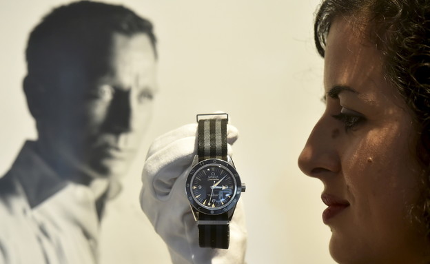 שעון אומגה של ג'יימס בונד שנמכר במכירה פומבית (צילום: רויטרס)