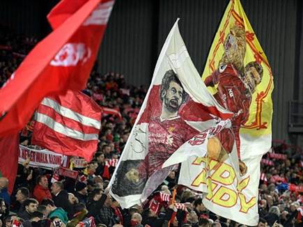 האוהדים גם היו מוכנים (getty)