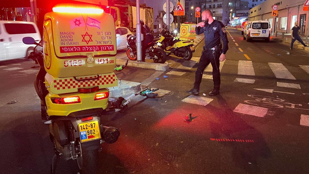 רוכב קורקינט נפצע קשה מפגיעת רכב בתל אביב