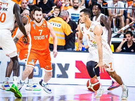 פלטין. (מנהלת הליגה,  עודד קרני)