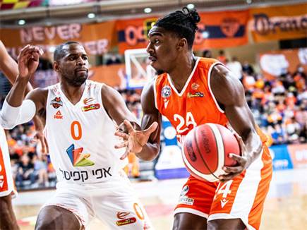 בארטלי. זרח מעל היתר (מנהלת הליגה,  עודד קרני)