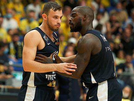 נותרו עם המחמאות (אלן שיבר)