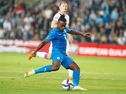 כמו כן, קיבלנו הופעת בכורה של אביב אברהם (אלן שיבר)