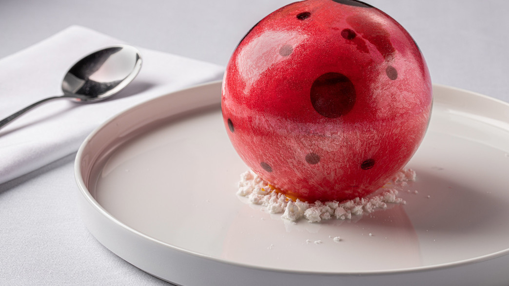 ביצת פברז'ה מנוקדת. תפריט קוסומה פאסטל ביצת פברז'ה מנוקדת. תפריט קוסומה פאסטל