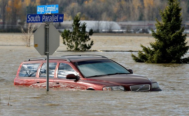 שיטפונות ענק בקנדה (צילום: רויטרס)