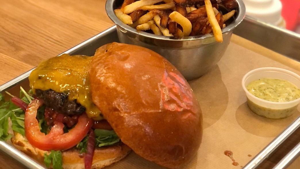 בנץ בראדרס המבורגר בנץ בראדרס המבורגר