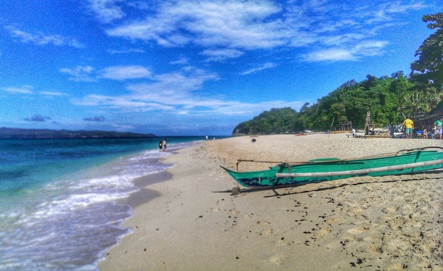 boat in boracay - two flying boys (צילום: Two Flying Boys)