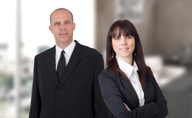 עורכי הדין איריס גרבר ומוטי גרטל (צילום: אקסטרה קידום אתרים | בניית אתרים)