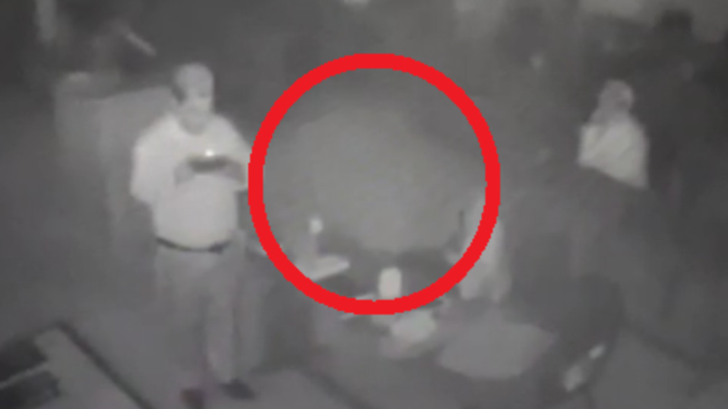 דמות מסתורית בין תלמידי ישיבה