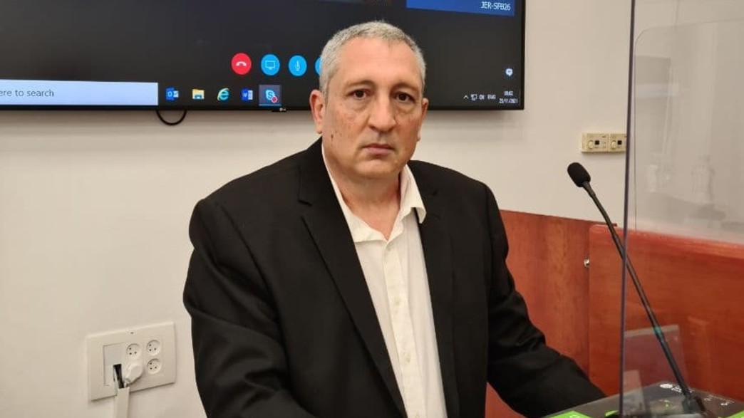 עד המדינה ניר חפץ בבית המשפט עד המדינה ניר חפץ בבית המשפט
