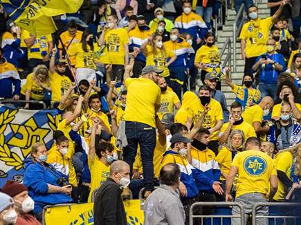 הרבה קהל צהוב הגיע הערב לברלין ויצא מאוכזב (עמוד האינסטגרם של מכבי)