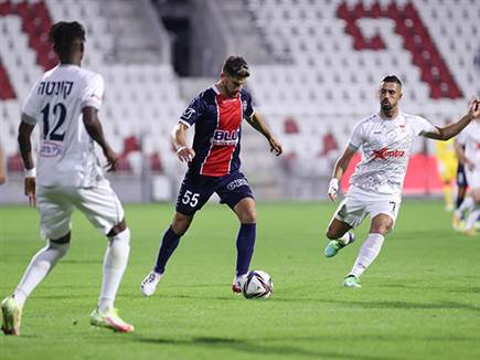 רועי שוקרוני עם ניסיון בעיטה(קרדיט: אנצ'ו גוש, סוכנות ג'יני)